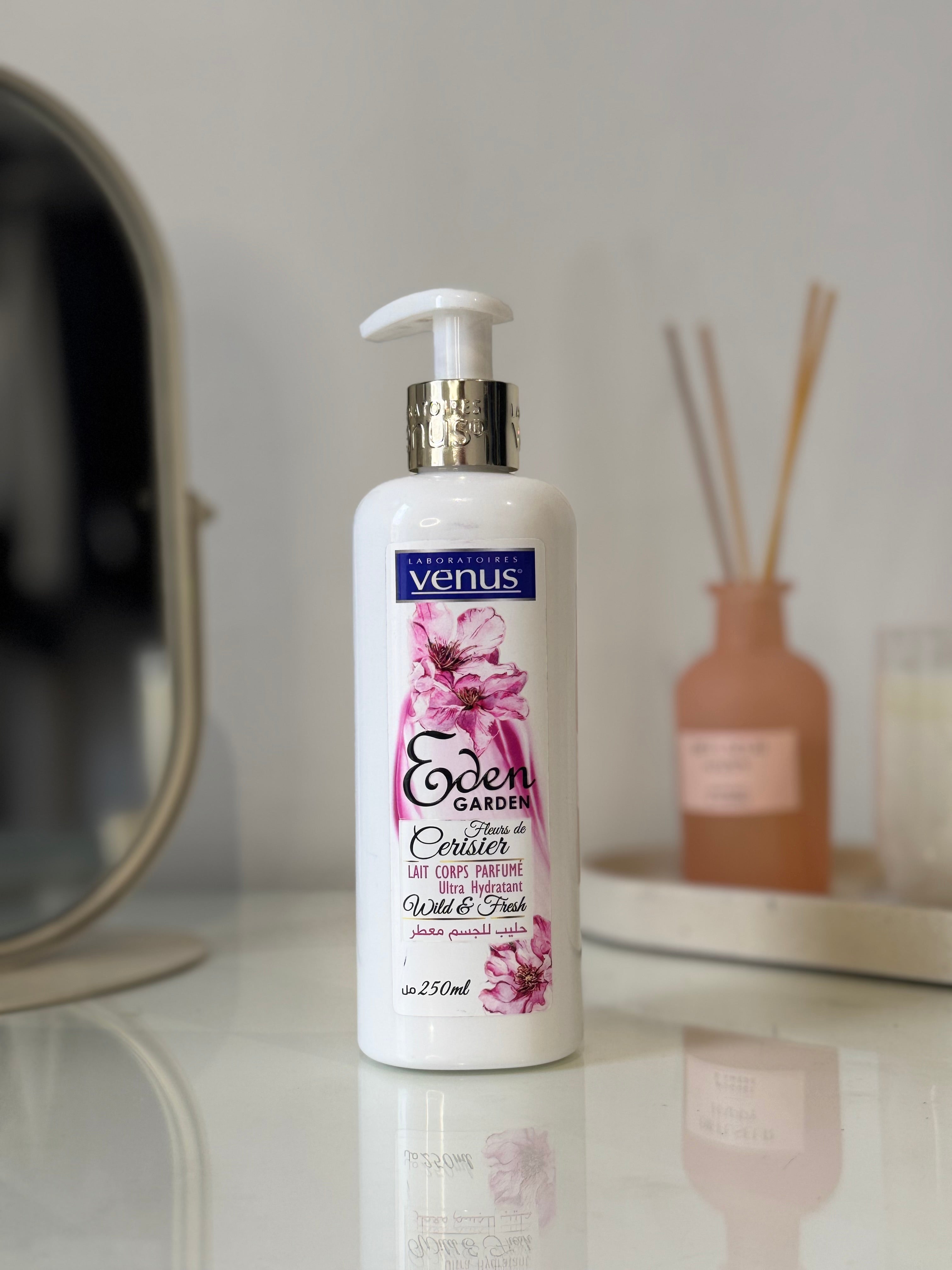 Lait corps parfumé - Vénus Eden Garden fleur de cerisier 🌸